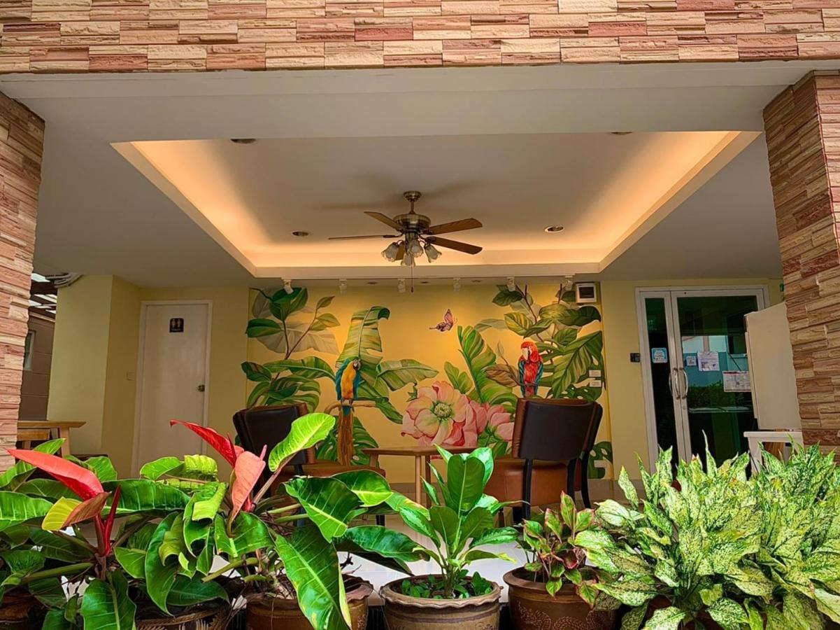 Salin Home Hotel Ramkhamhaeng Bangkok Exteriör bild