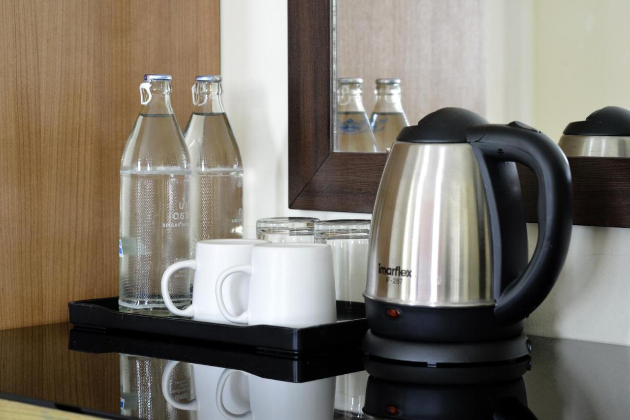 Salin Home Hotel Ramkhamhaeng Bangkok Exteriör bild