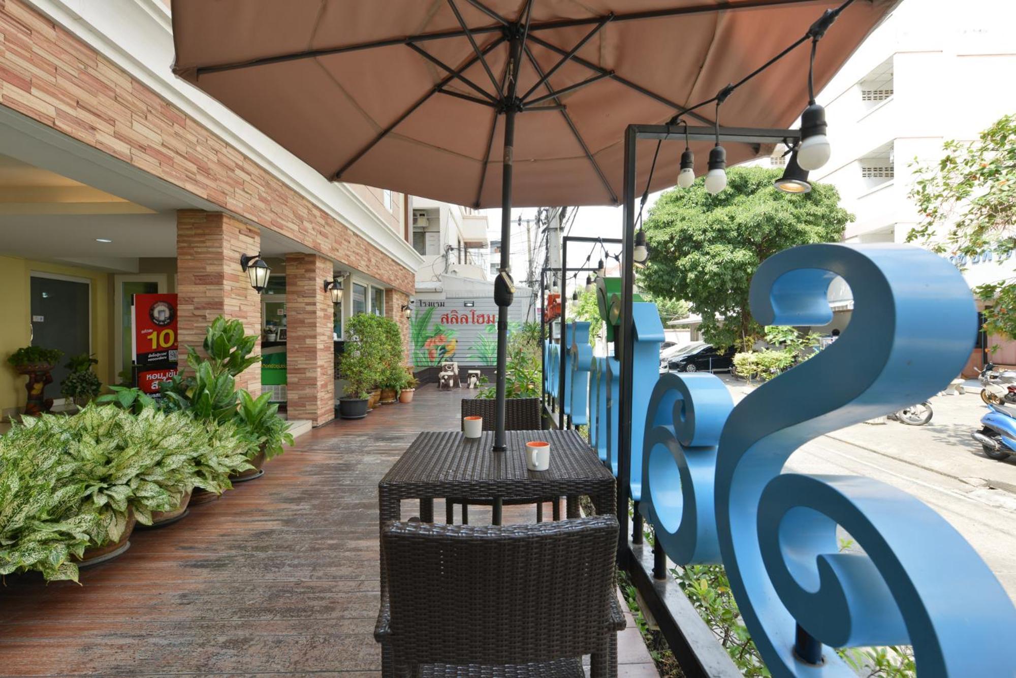 Salin Home Hotel Ramkhamhaeng Bangkok Exteriör bild
